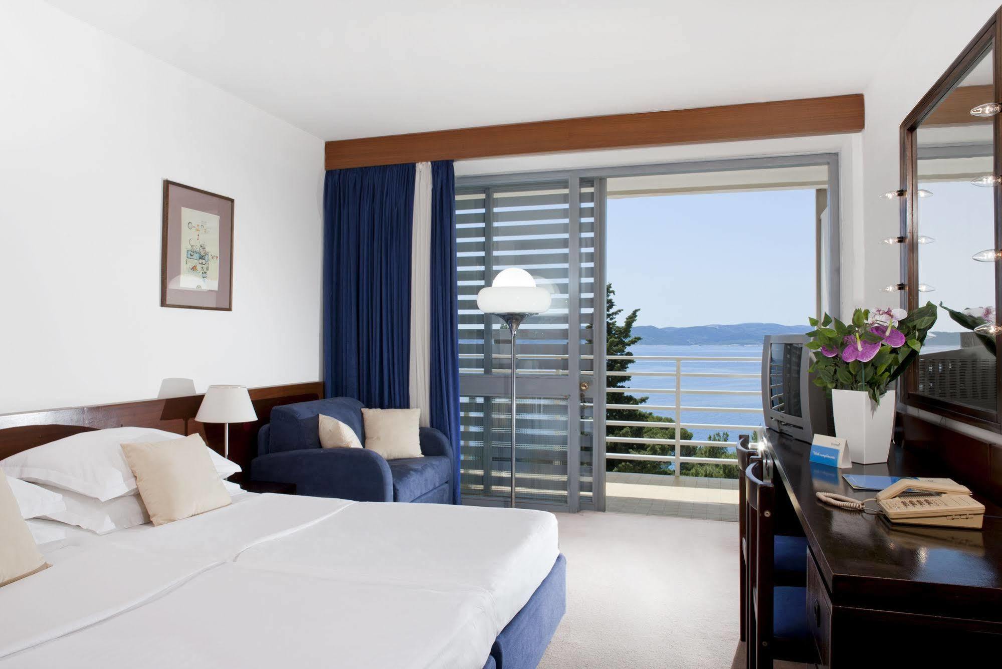 Bluesun Hotel Maestral 브렐라 외부 사진