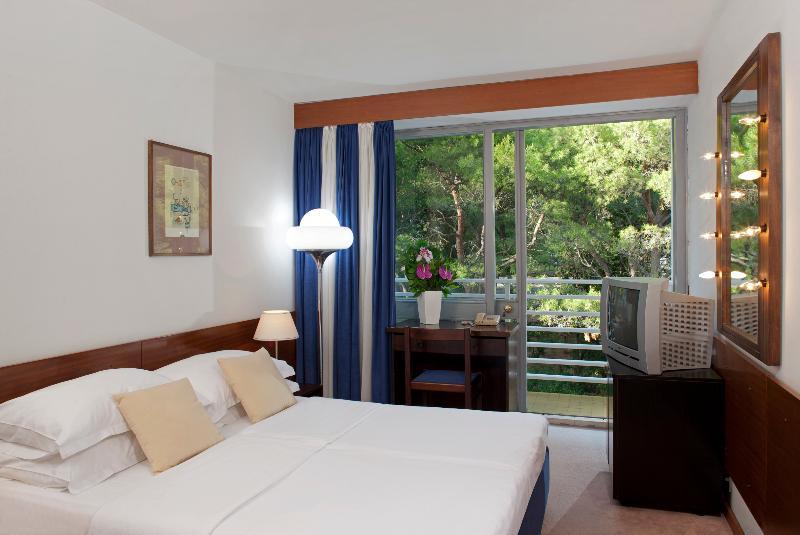 Bluesun Hotel Maestral 브렐라 외부 사진